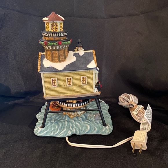 Snow Village Christmas Cove Lighthouse Water 9.5” - Picture 3 of 6
